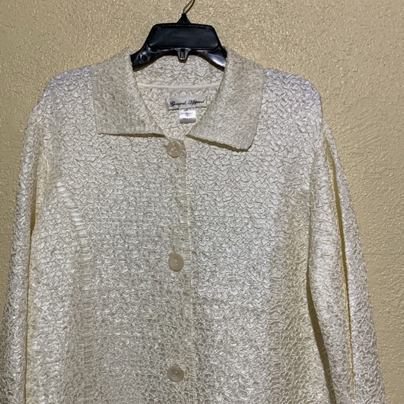 General Apparel Top Light Jacket L Ivory cream Crinckle Front Buttons Polyester - Picture 3 of 16